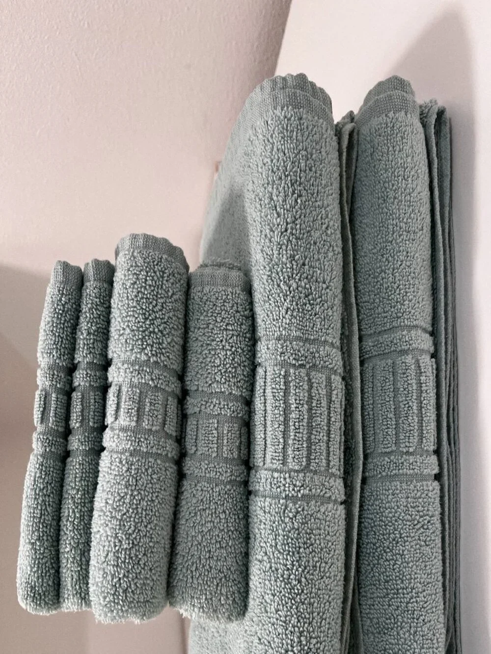 Plush 6-Piece Laura Ashley Lifestyle Towel Set NWOT